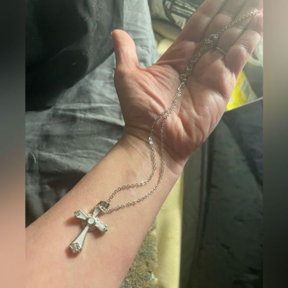 Host pick beautiful WHITE OPAL DESIGN CROSS NECKLACE - Picture 2 of 3